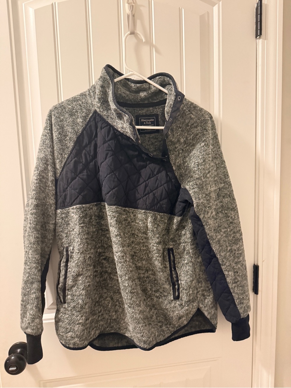 Abercrombie & Fitch Gray Pullover with black Quilted Panels